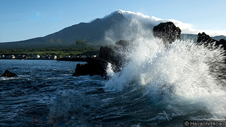 海岸から見る利尻山